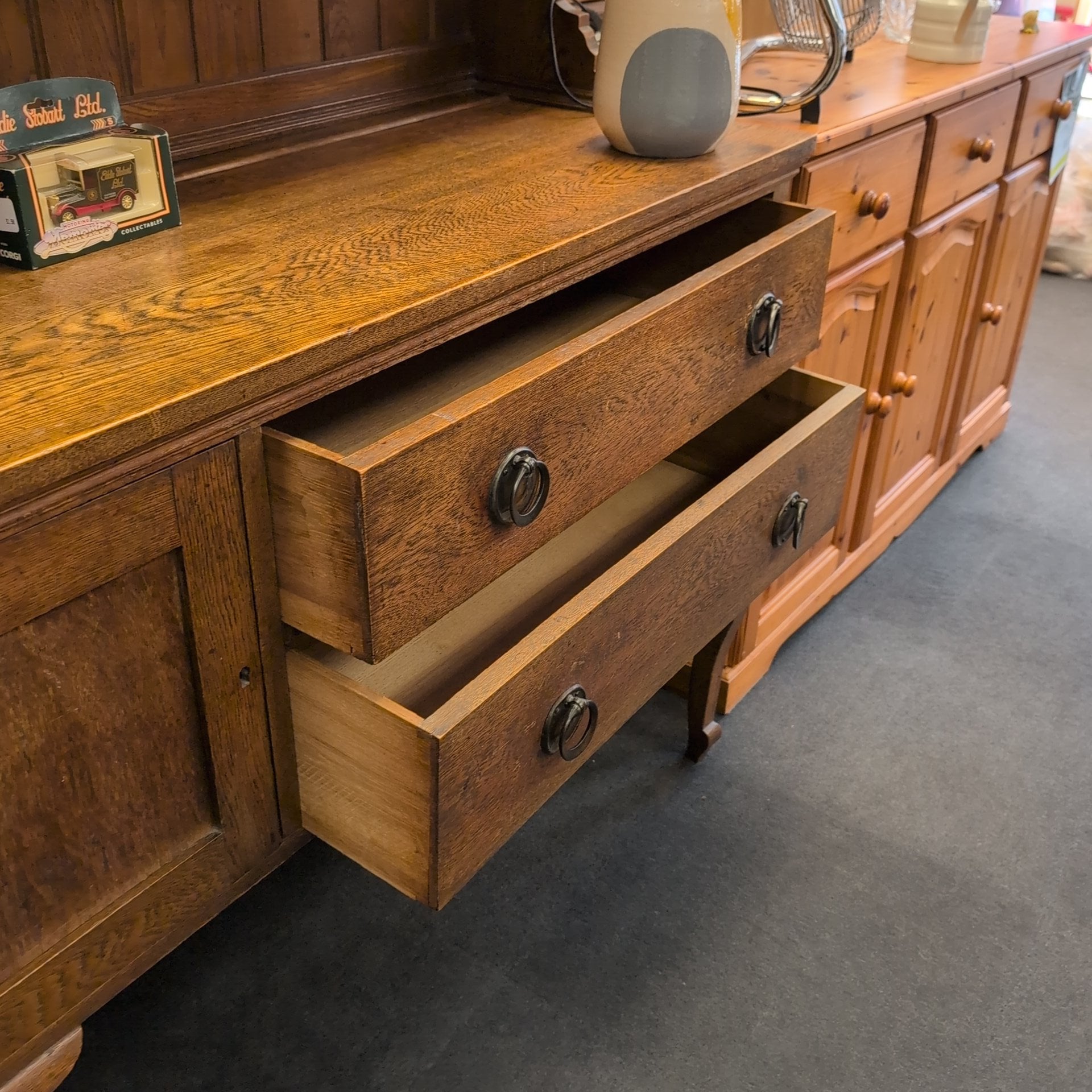 Dresser